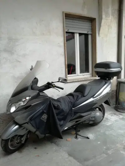 Suzuki Burgman AN 400 (2008 - 13) usata