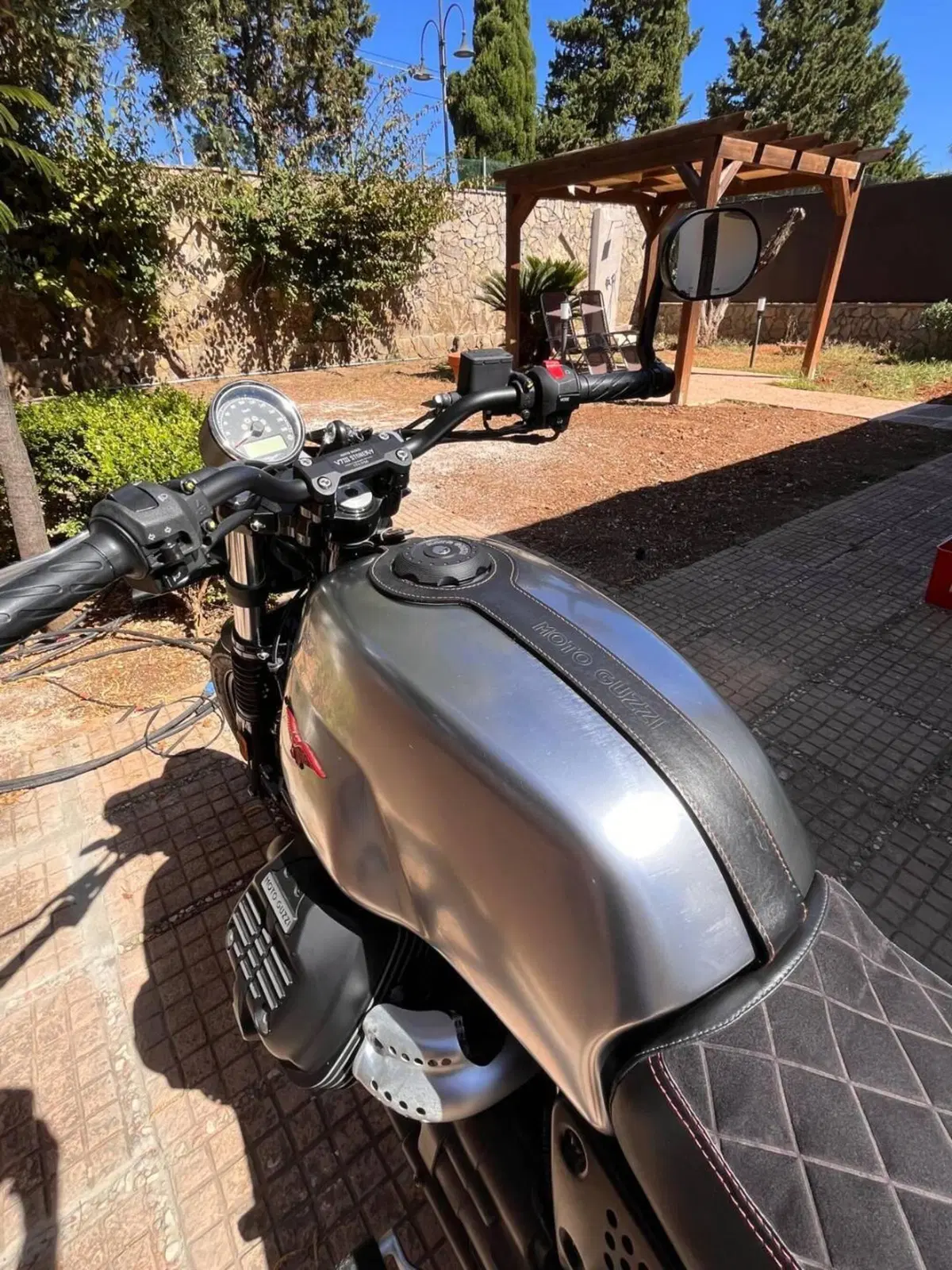 Moto Guzzi V7 III Stone S (2020) (7)