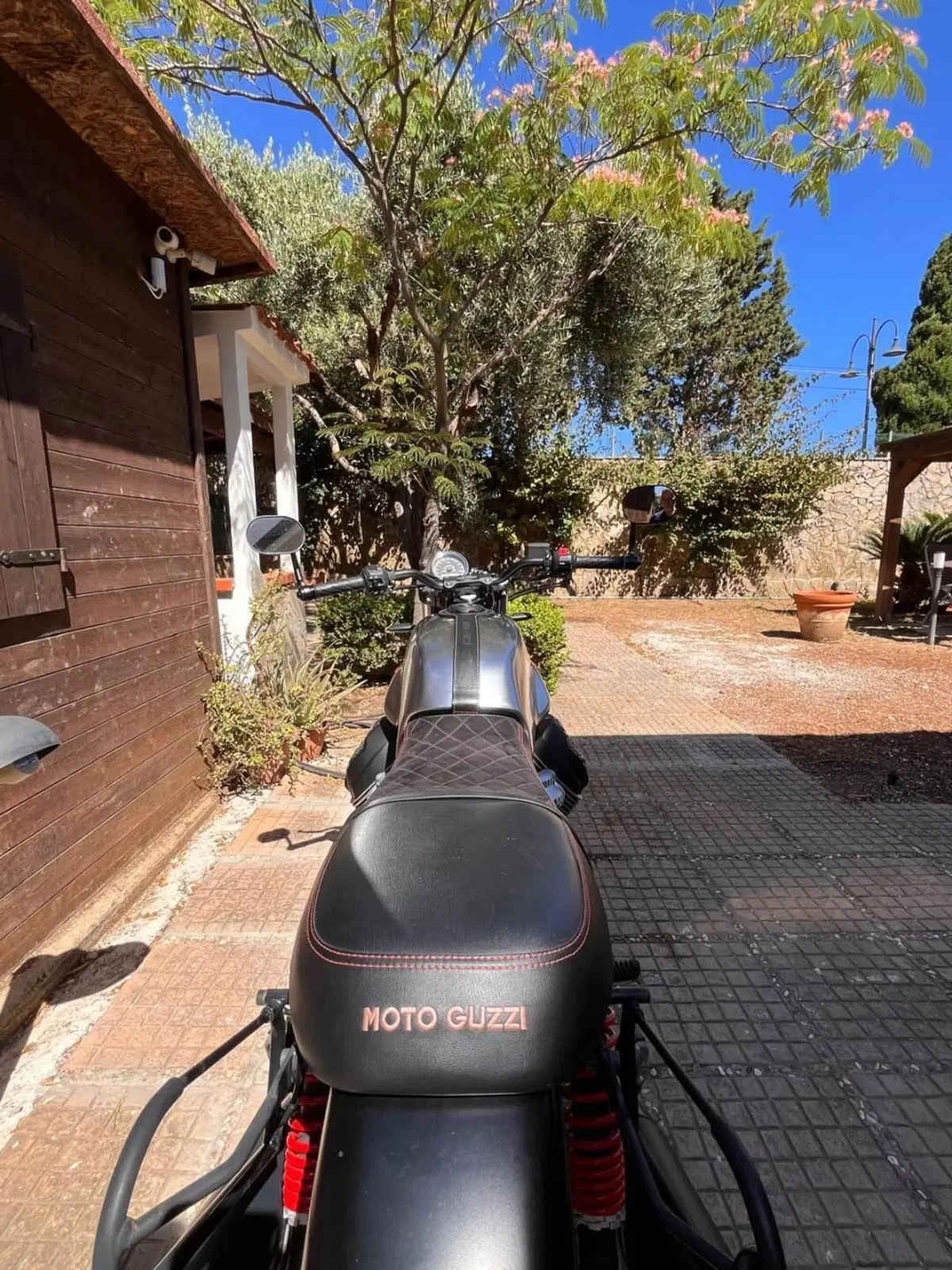 Moto Guzzi V7 III Stone S (2020) (8)