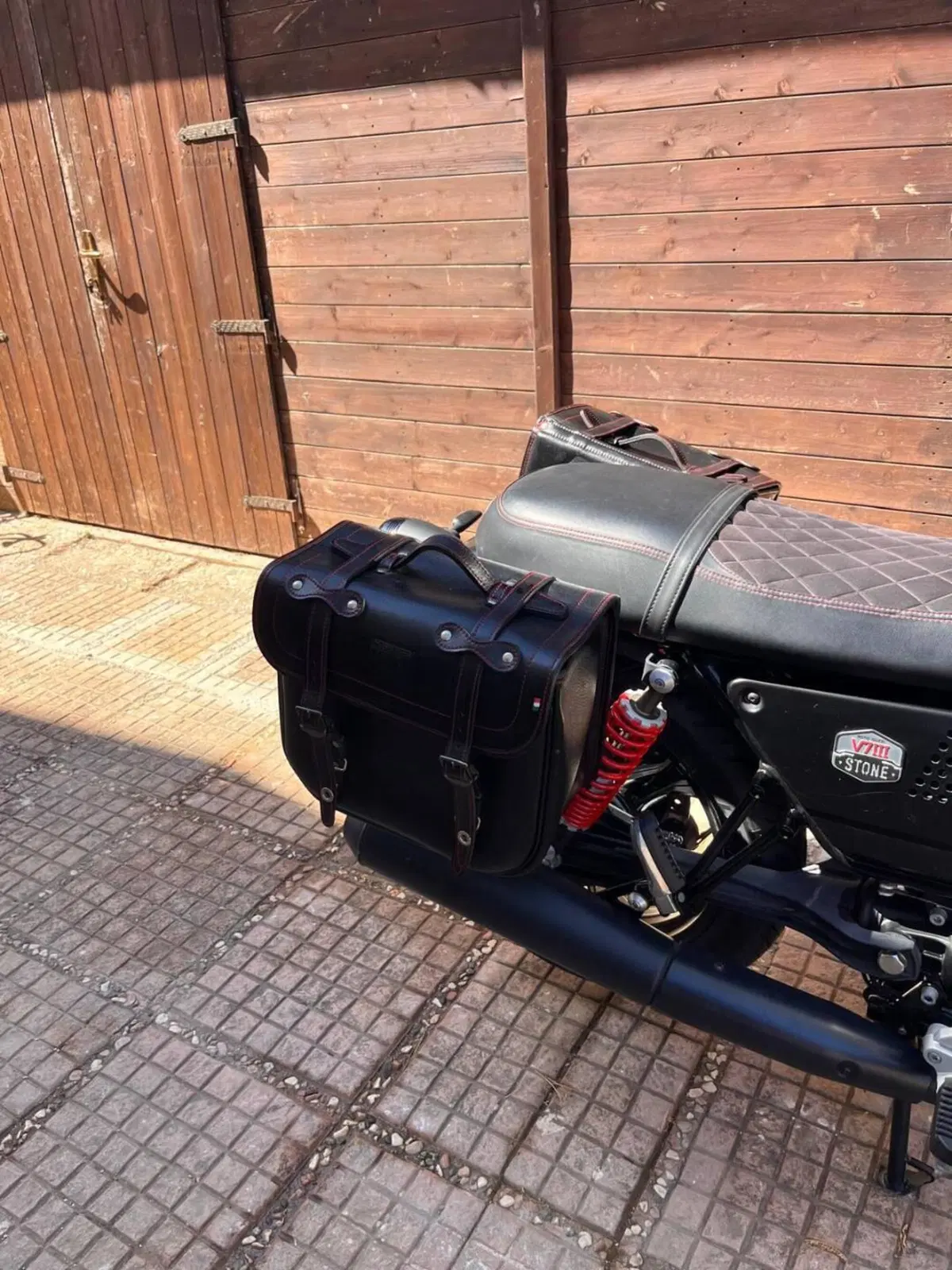 Moto Guzzi V7 III Stone S (2020) (9)