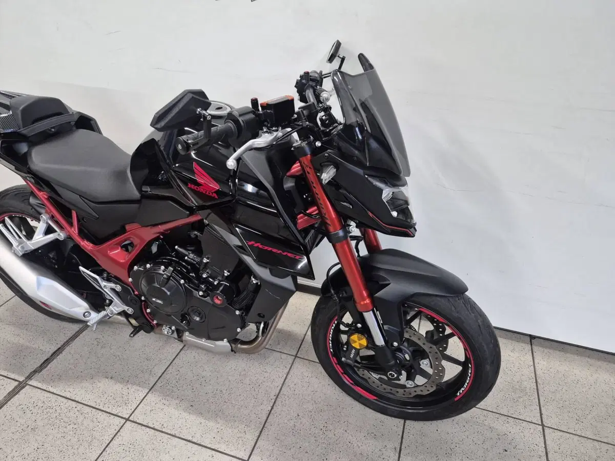 Honda CB 750 Hornet (2023 - 24) (2)