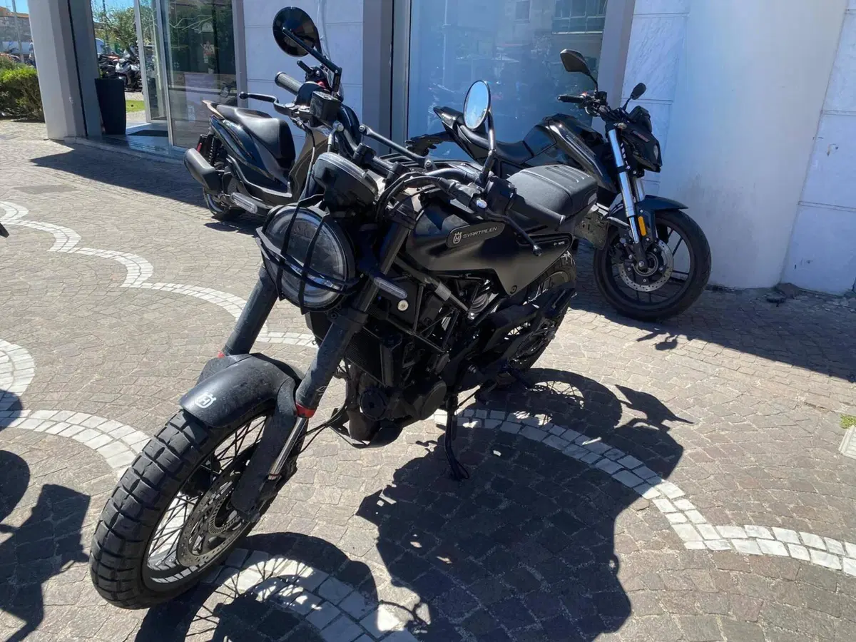 Husqvarna Svartpilen 125 (2024 - 26) (4)