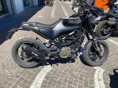 Husqvarna Svartpilen 125 (2024 - 26) usata