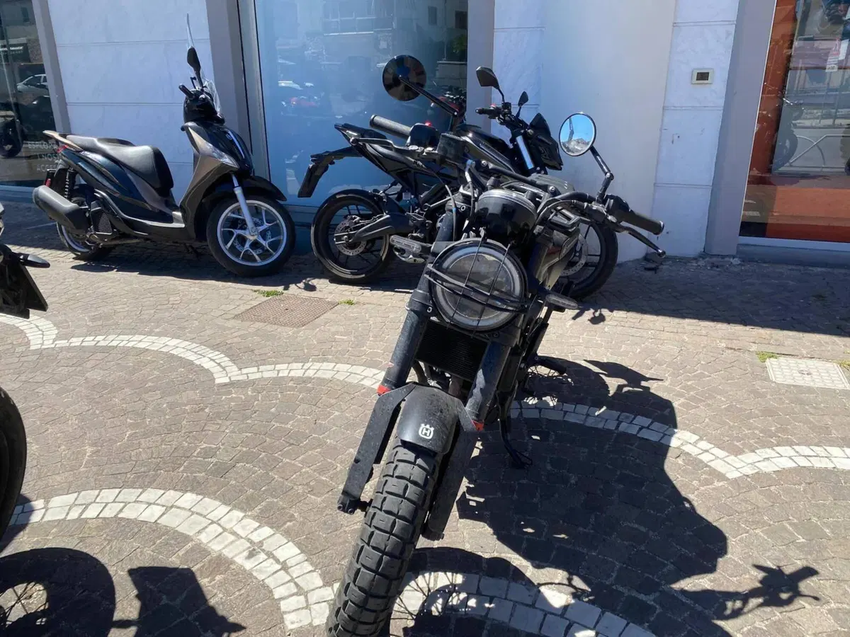 Husqvarna Svartpilen 125 (2024 - 26) (5)