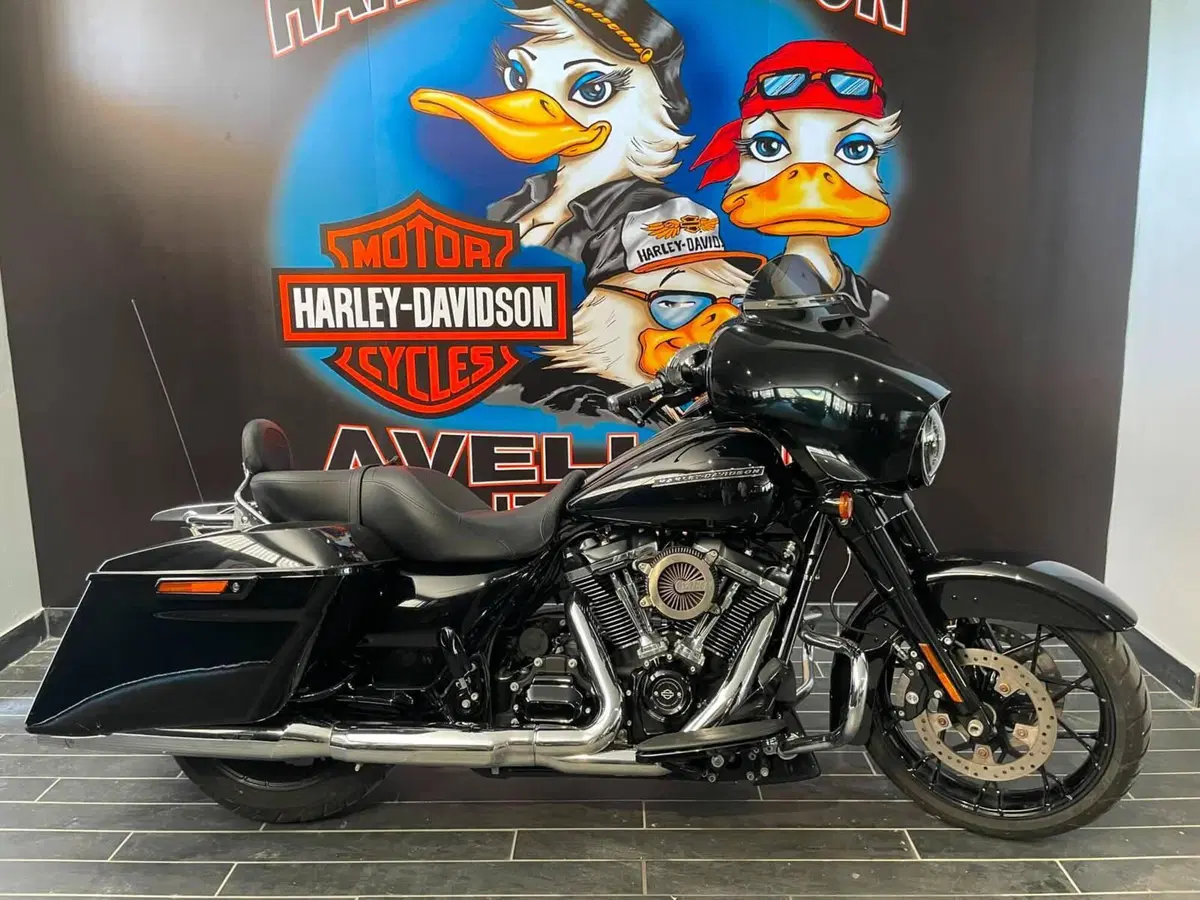 Harley-Davidson 114 Street Glide Special (2019 - 20) - FLHXS (3)