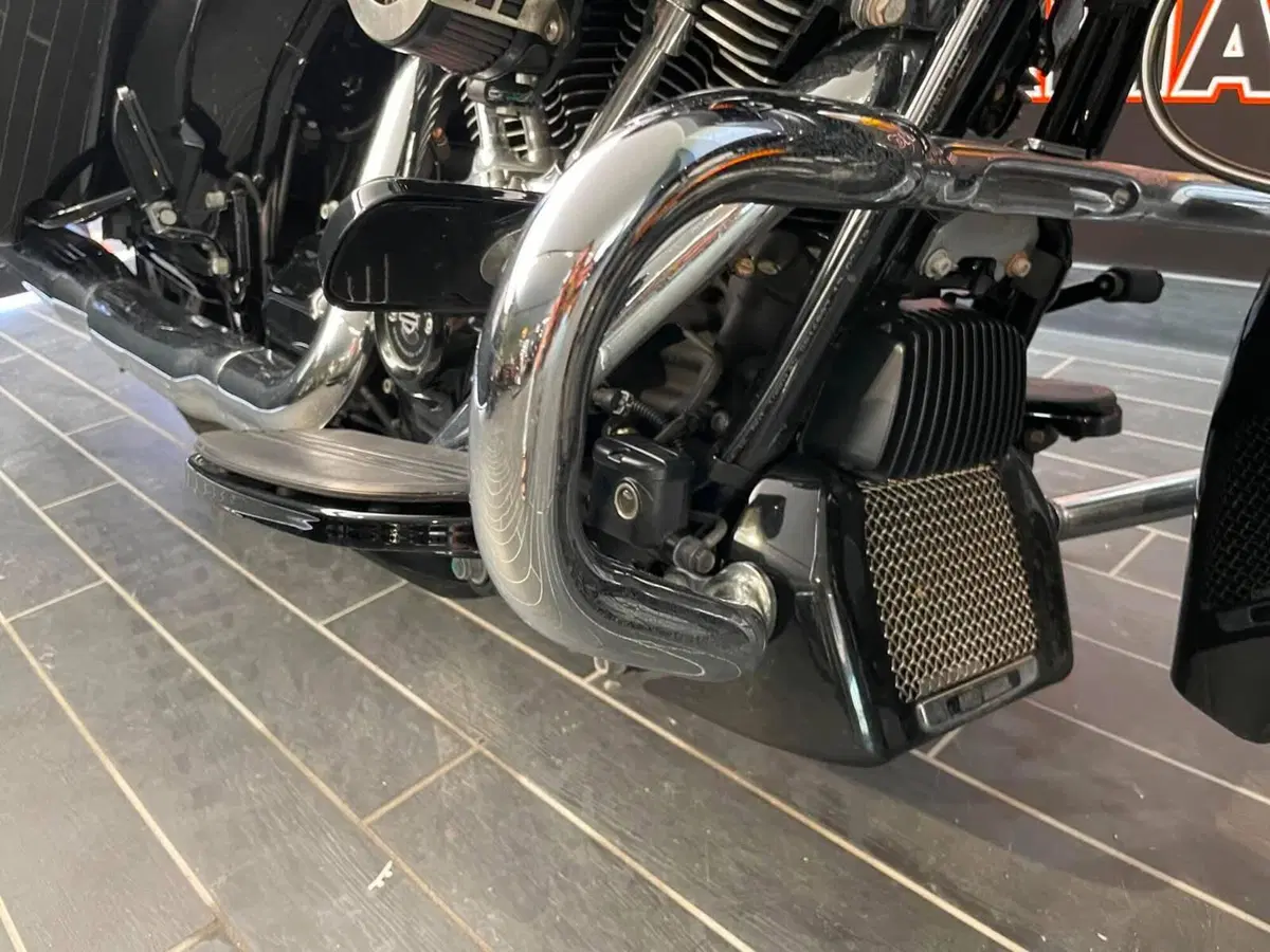 Harley-Davidson 114 Street Glide Special (2019 - 20) - FLHXS (7)