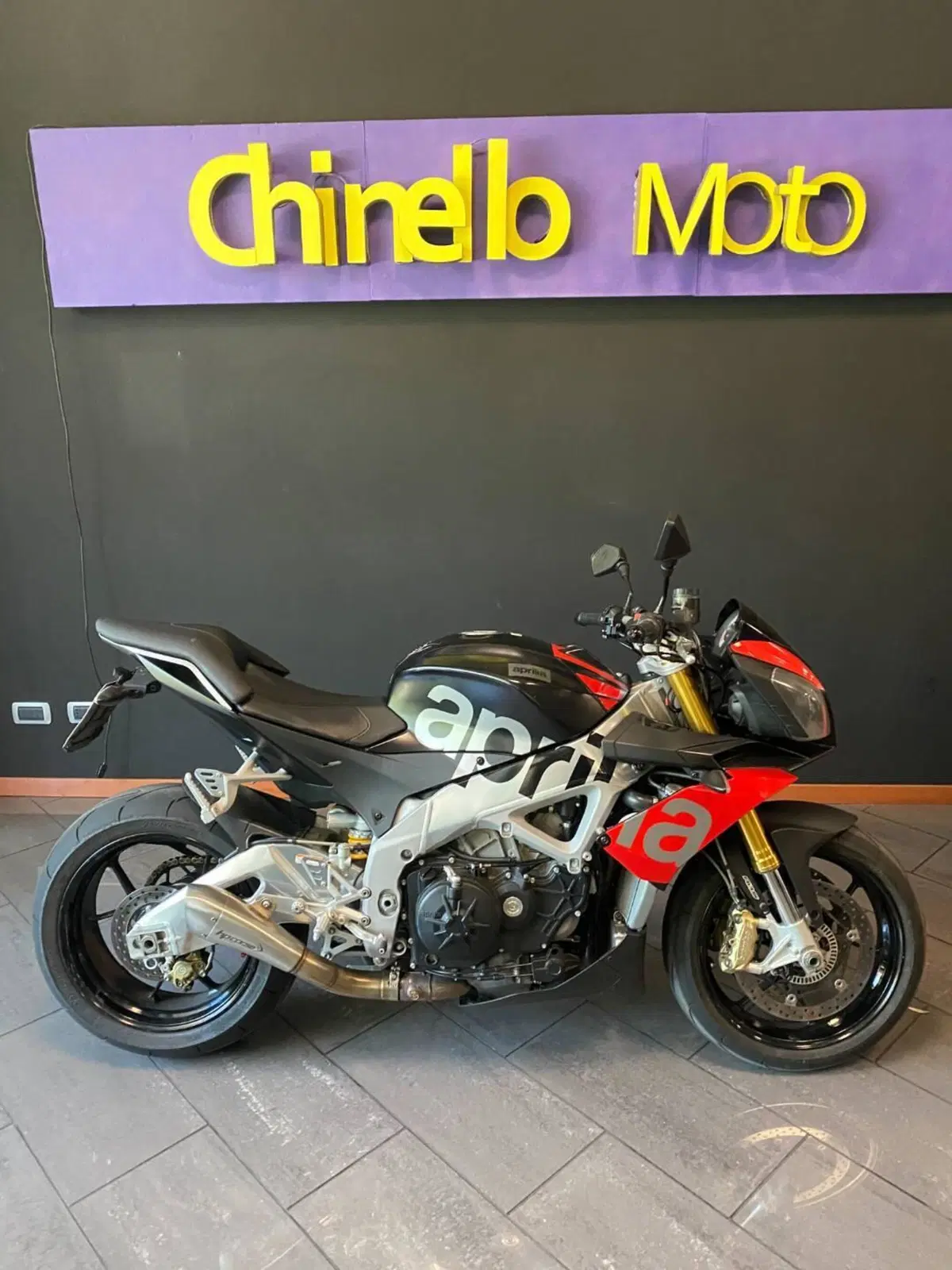 Aprilia Tuono V4 R APRC (2011 - 13) (2)
