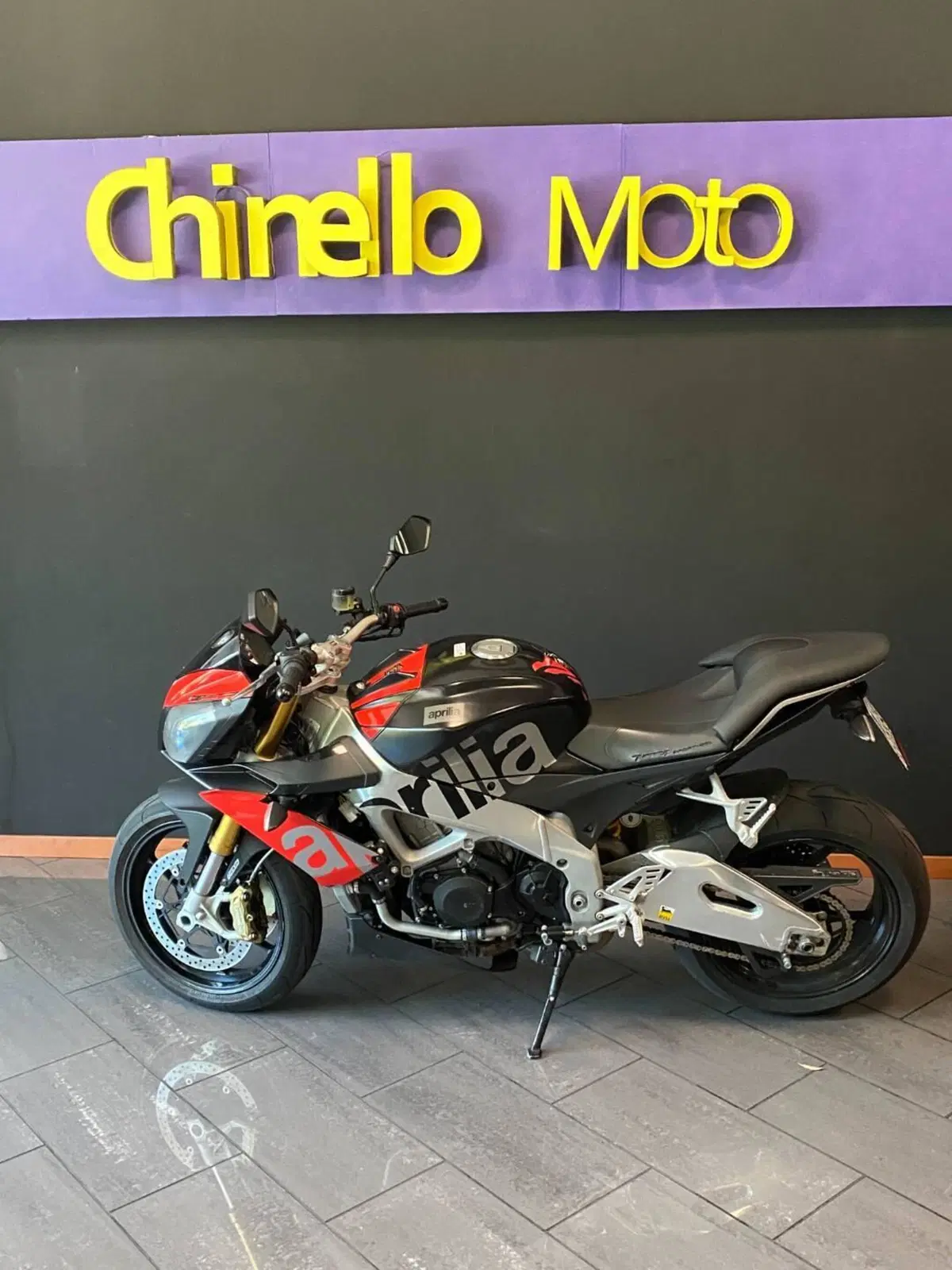 Aprilia Tuono V4 R APRC (2011 - 13) (3)