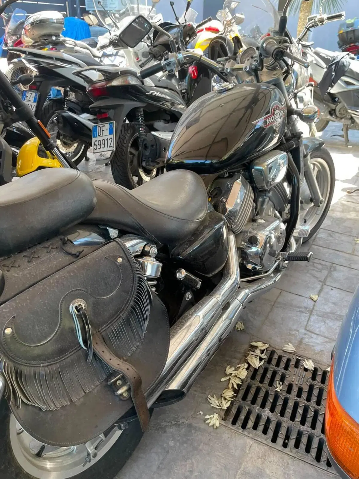 Honda VT 750 C Shadow Monotone (1997 - 01) (8)