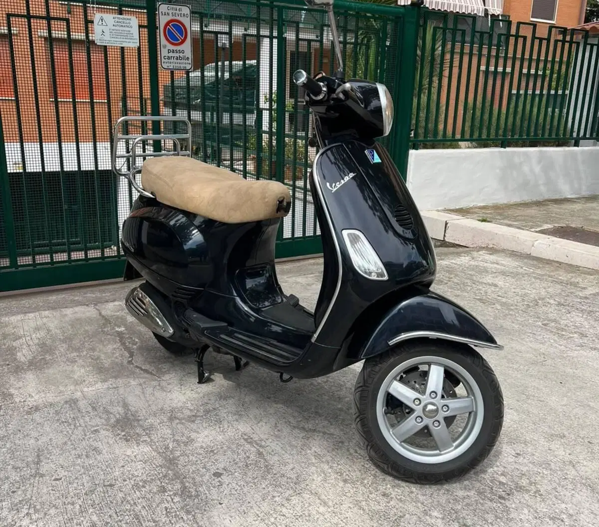 Vespa LX 125 (2)