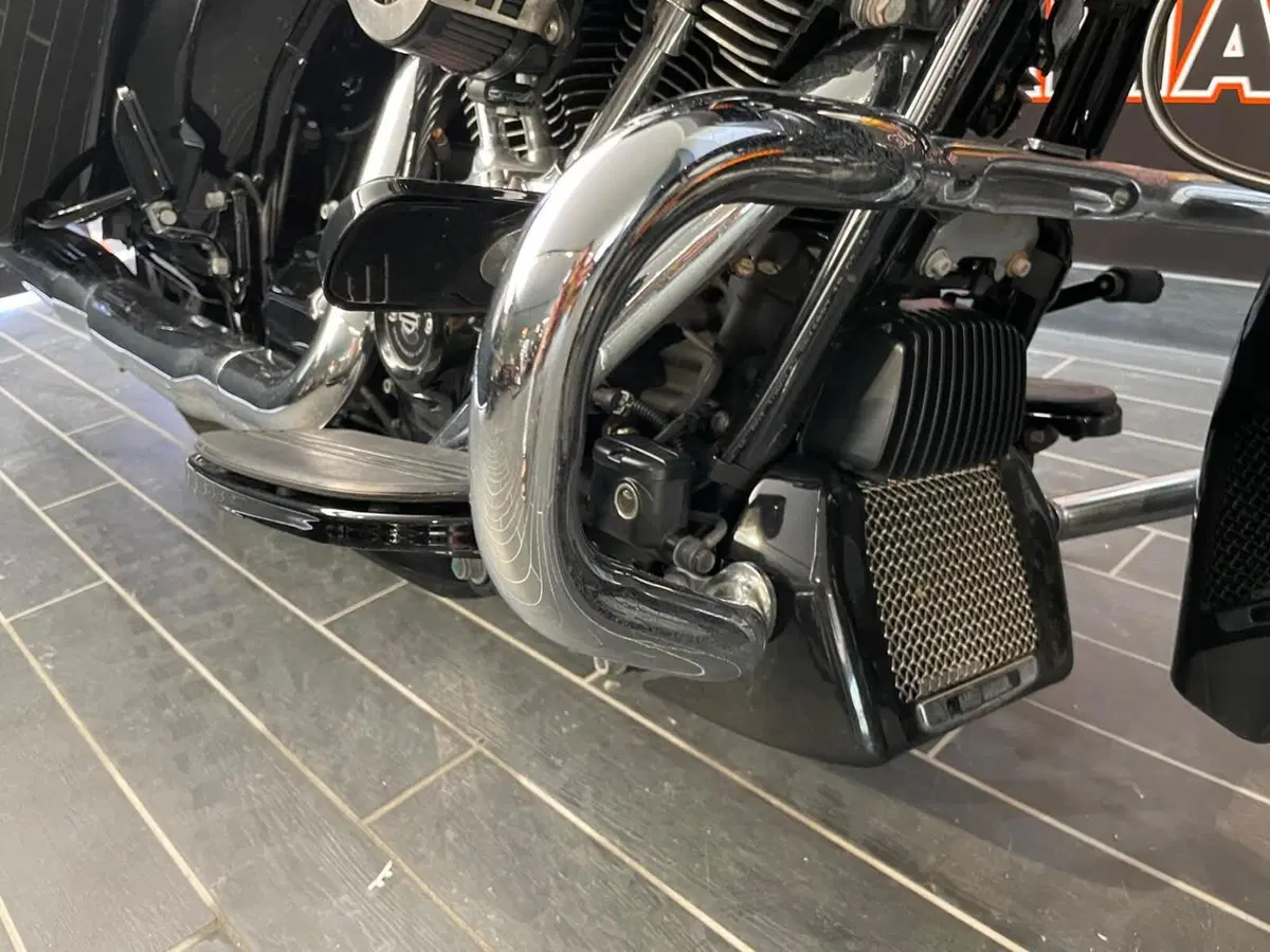 Harley-Davidson 114 Street Glide Special (2019 - 20) - FLHXS (7)