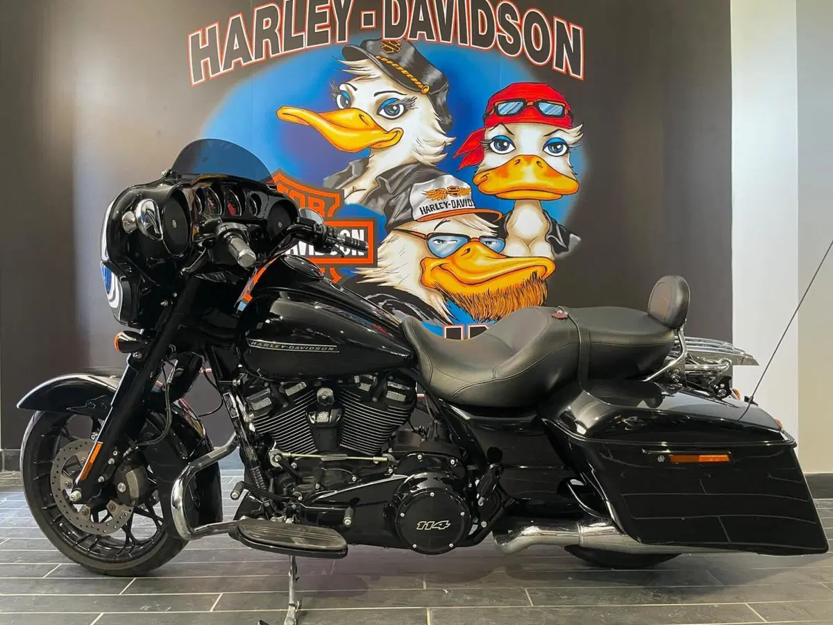 Harley-Davidson 114 Street Glide Special (2019 - 20) - FLHXS (2)