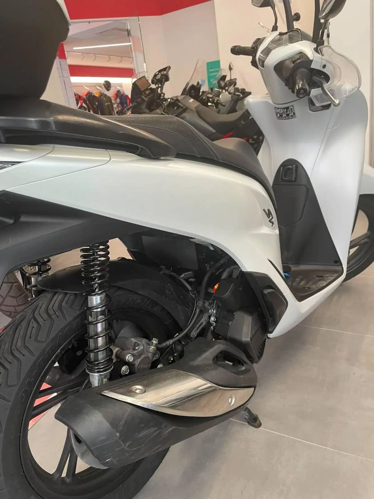 Honda SH 150i (2024 - 25) (3)