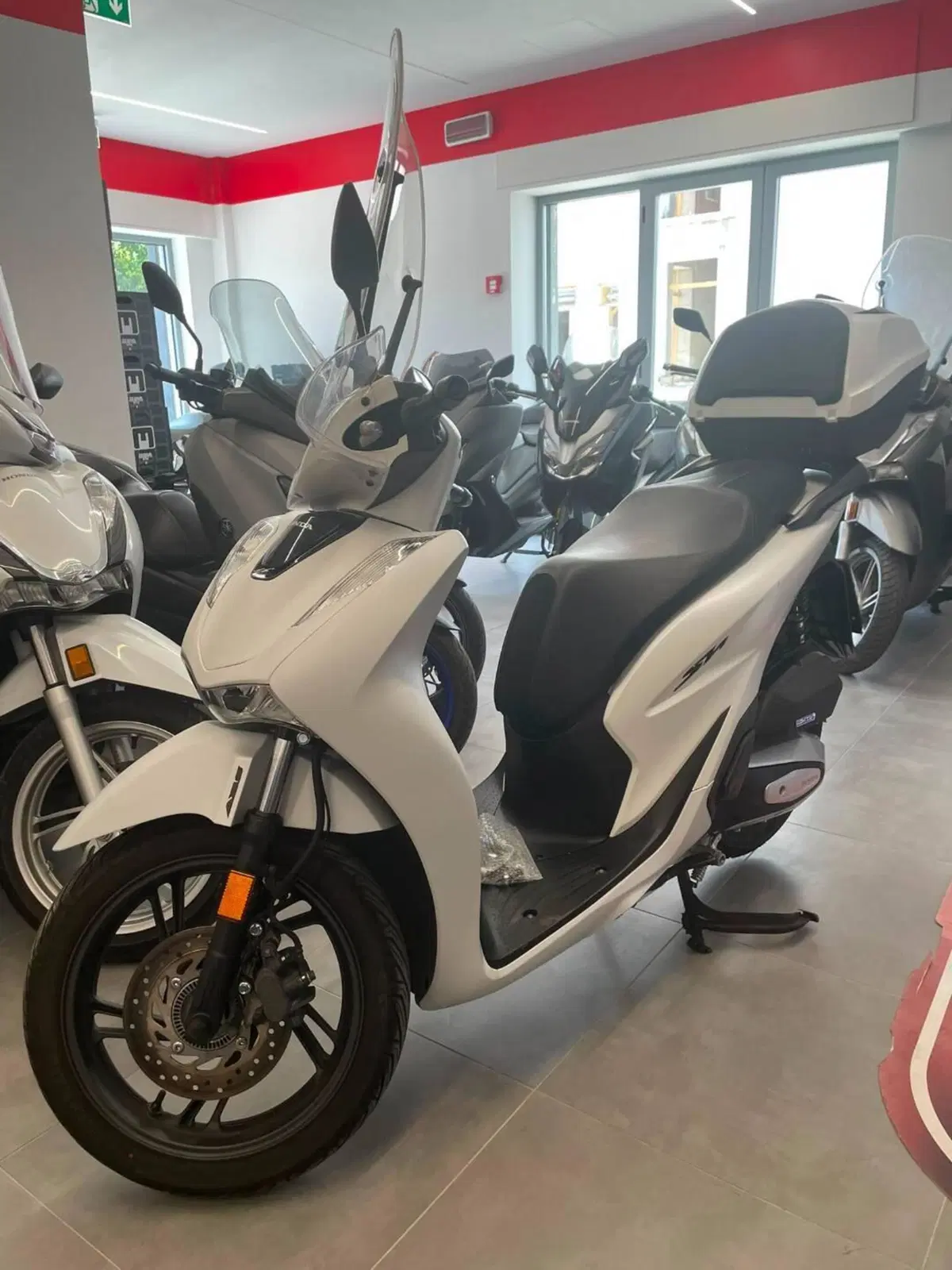 Honda SH 150i (2024 - 25) (6)