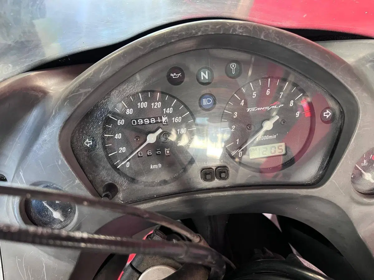 Honda Transalp XL 650V (2000 - 04) (9)