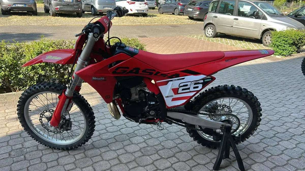 GASGAS MC 300 (2025) (3)