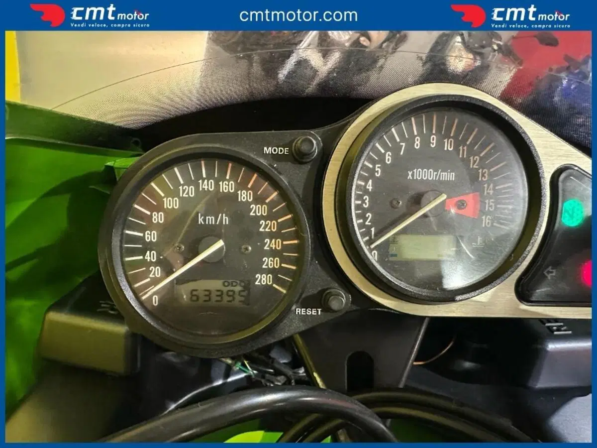 Kawasaki Ninja 600 ZX-6R (1998 - 99) (5)
