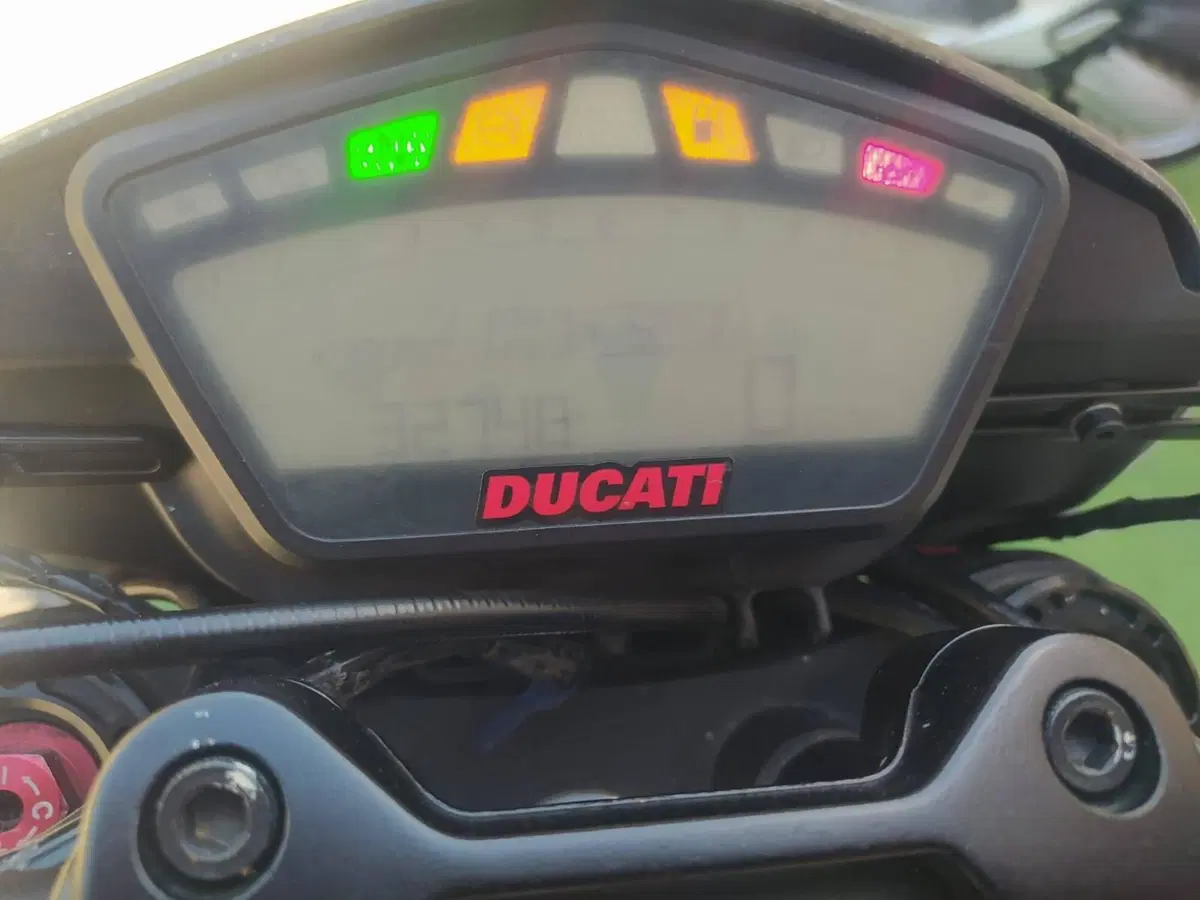 Ducati Hypermotard 821 (2013 - 15) (14)