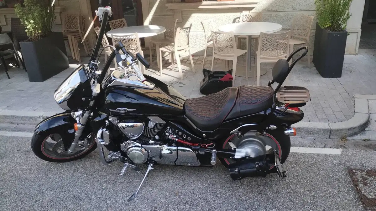 Suzuki Intruder M 1800 R (2009 - 14) (5)