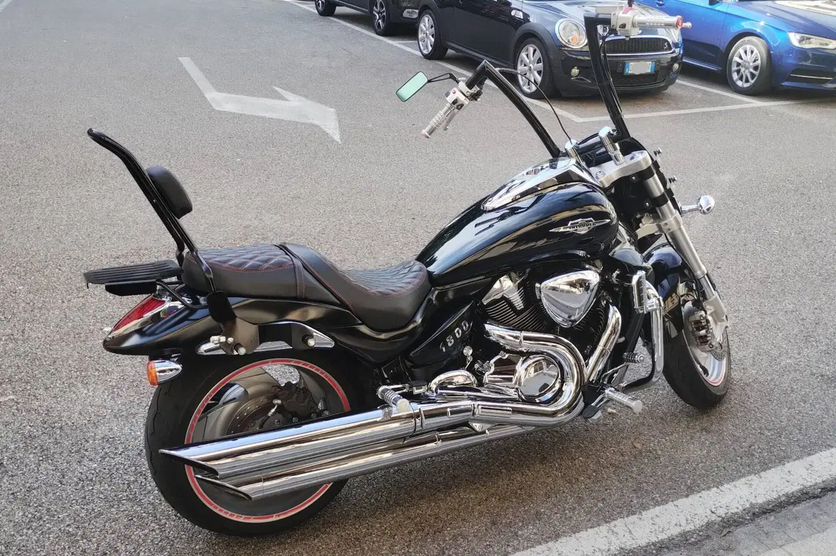 Suzuki Intruder M 1800 R (2009 - 14) (8)
