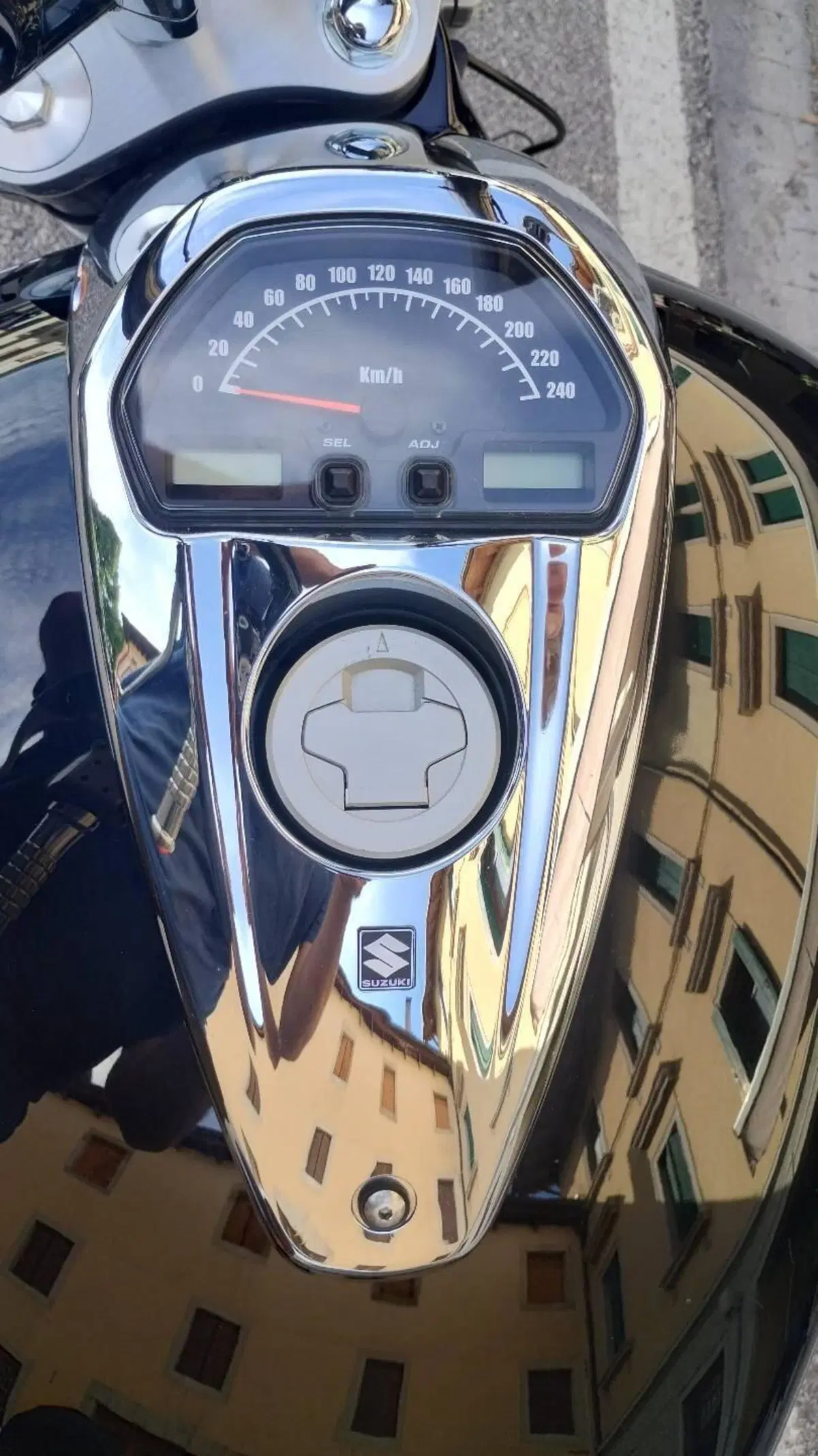 Suzuki Intruder M 1800 R (2009 - 14) (13)