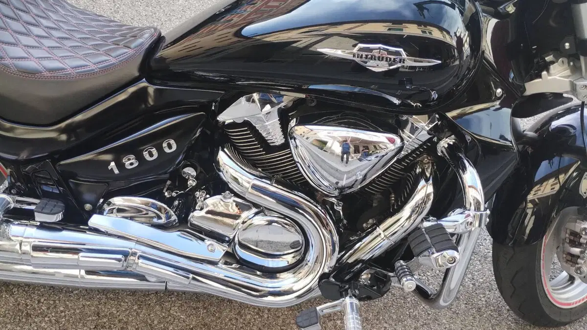 Suzuki Intruder M 1800 R (2009 - 14) (16)