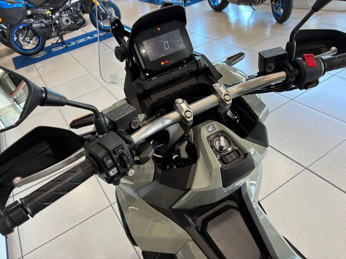 Honda ADV 350 (2022 - 24) (7)