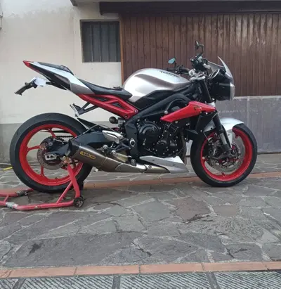 Triumph Street Triple RX ABS (2016 - 17) usata