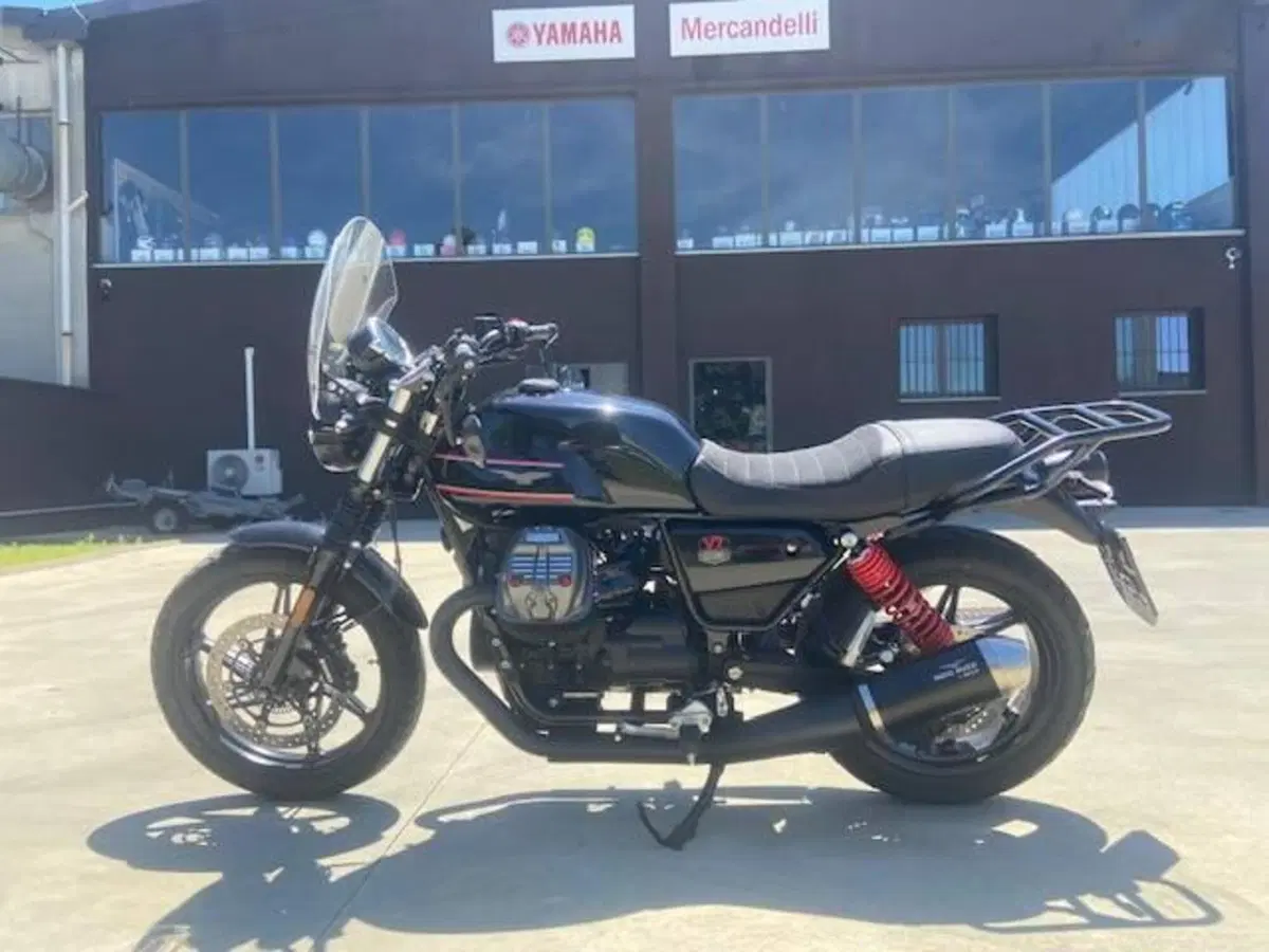 Moto Guzzi V7 Stone Special Edition (2022 - 25)