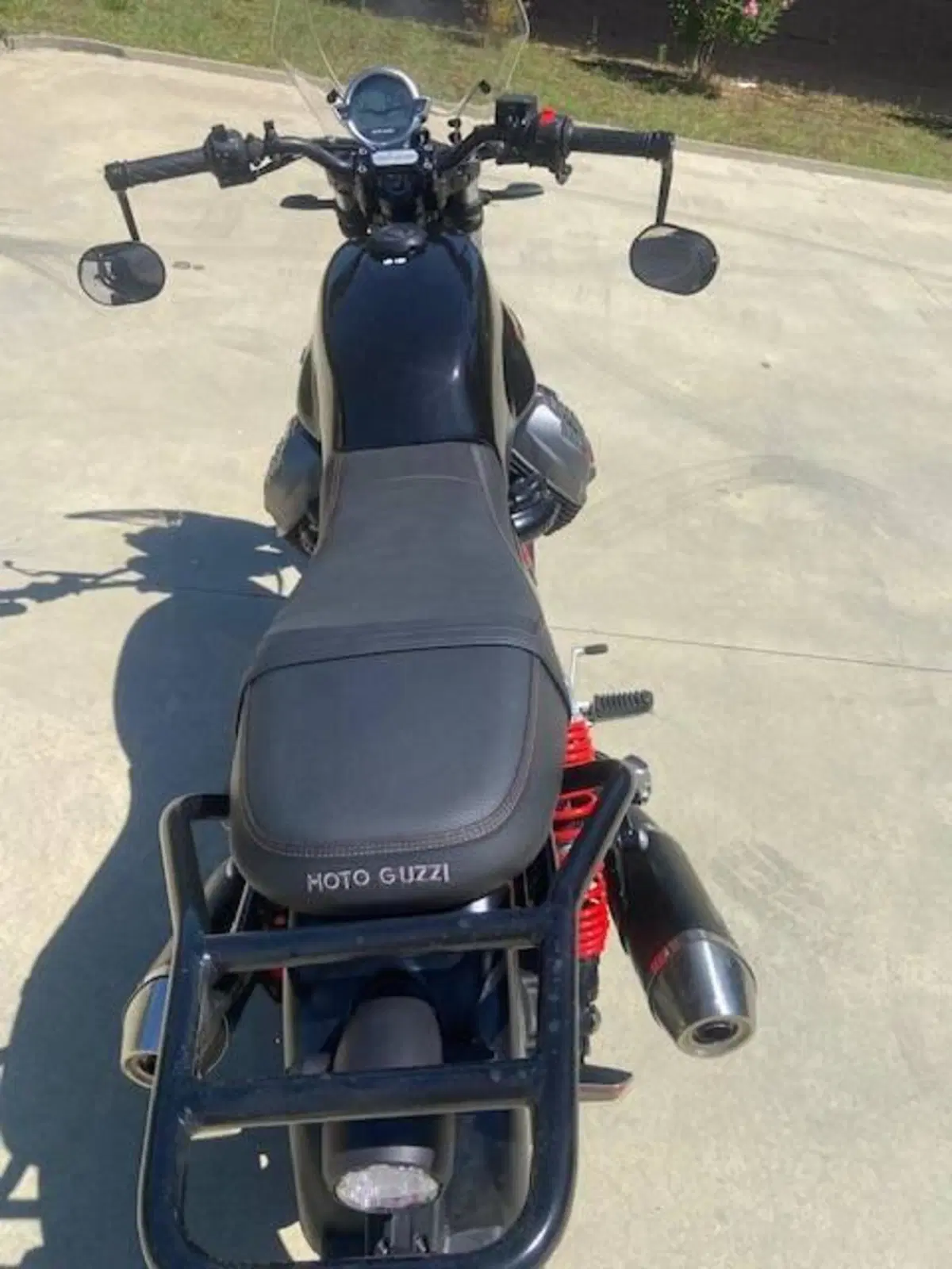 Moto Guzzi V7 Stone Special Edition (2022 - 25) (7)