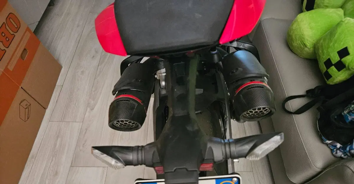Ducati Panigale V2 S (2025 - 26) (2)
