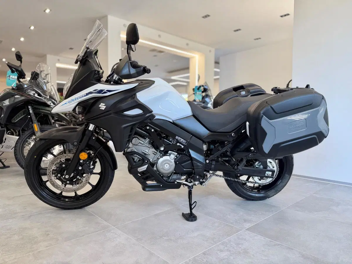 Suzuki V-Strom 650 (2021 - 25) (3)