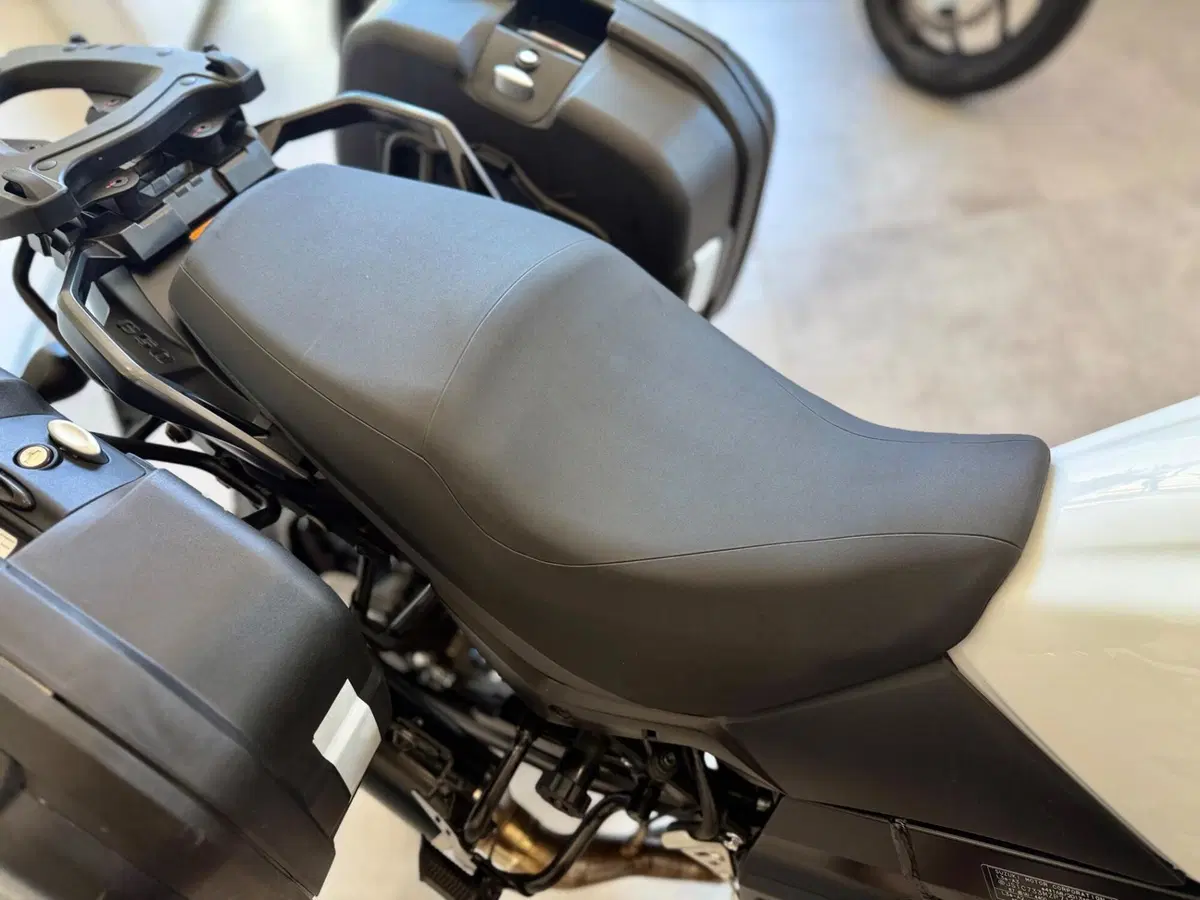 Suzuki V-Strom 650 (2021 - 25) (9)