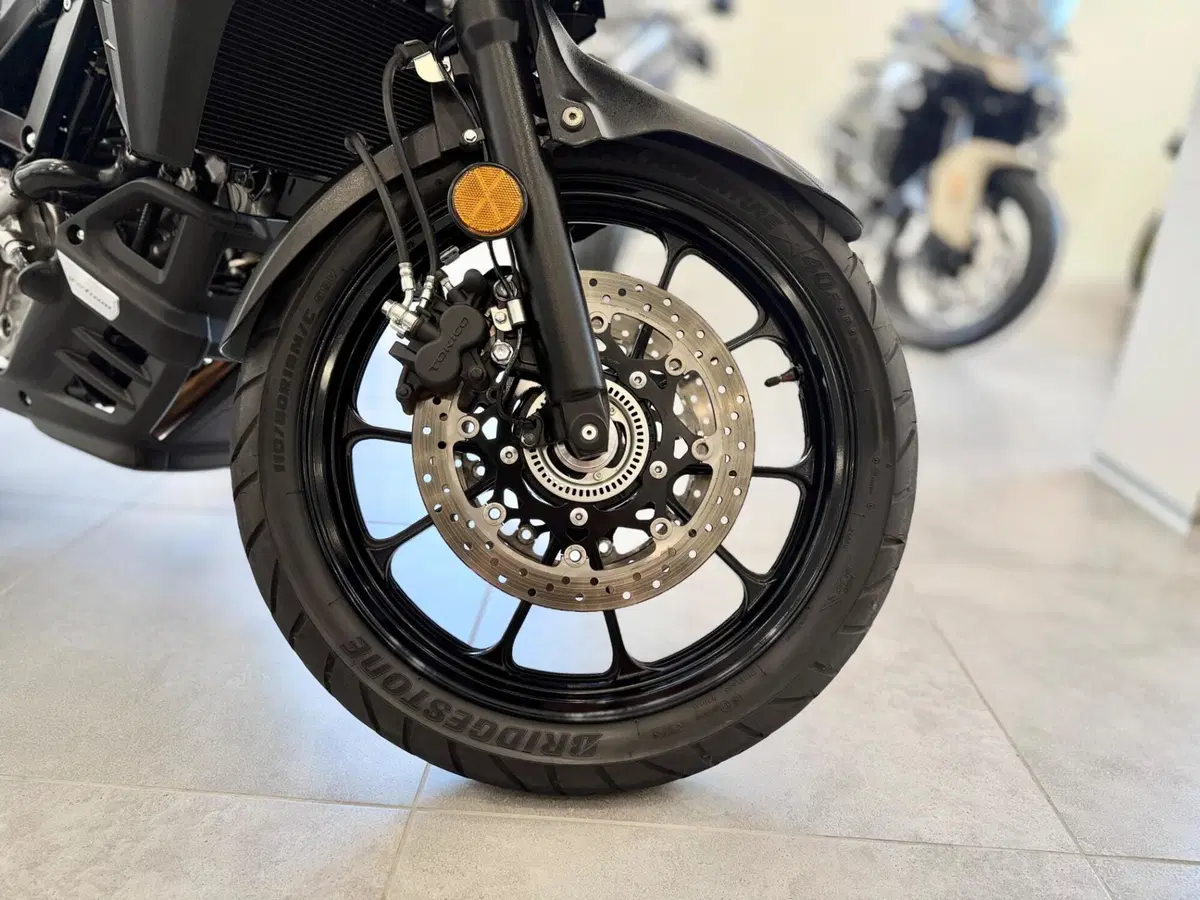 Suzuki V-Strom 650 (2021 - 25) (11)
