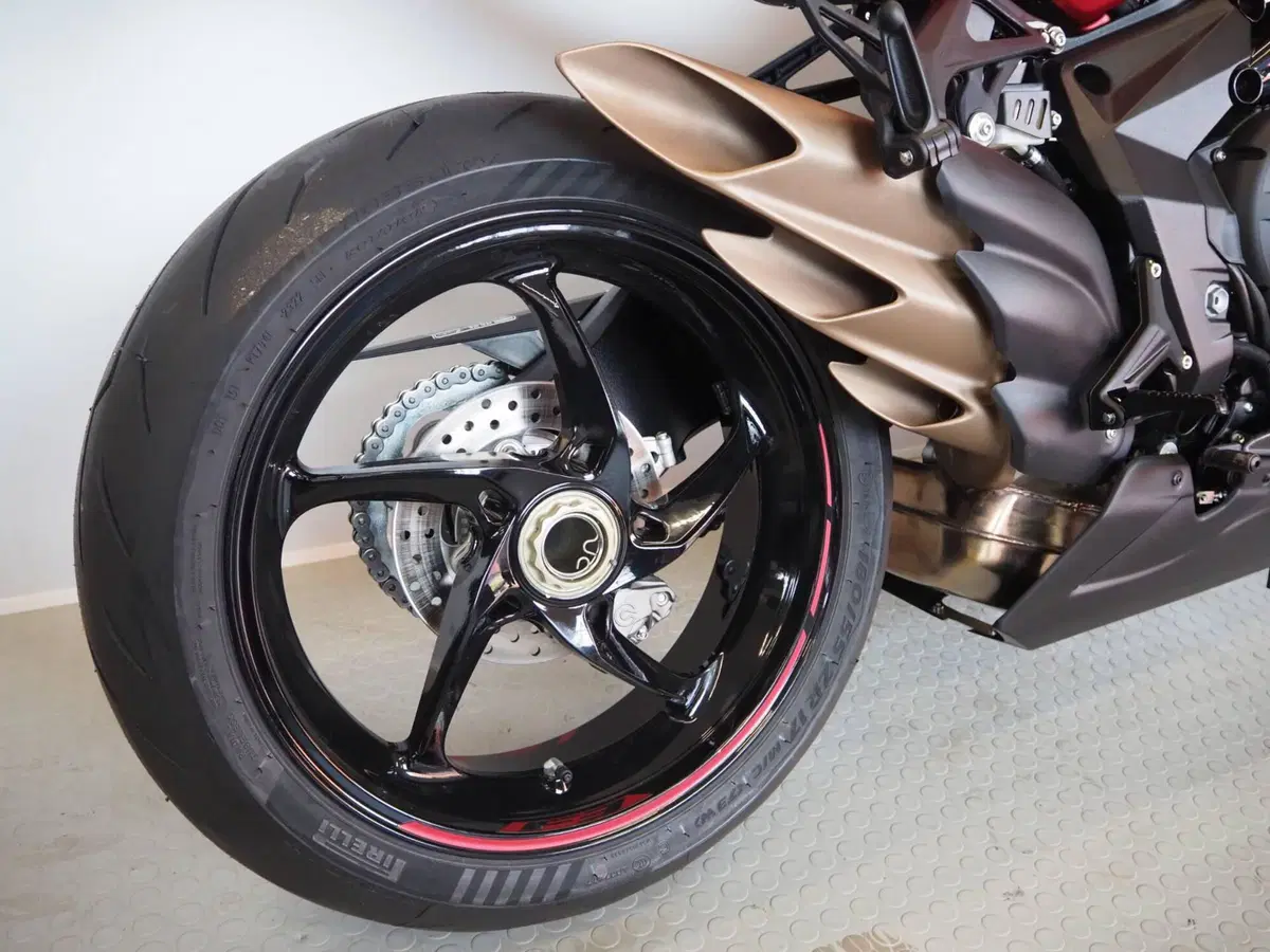 MV Agusta F3 800 RR (2022 - 25) (3)