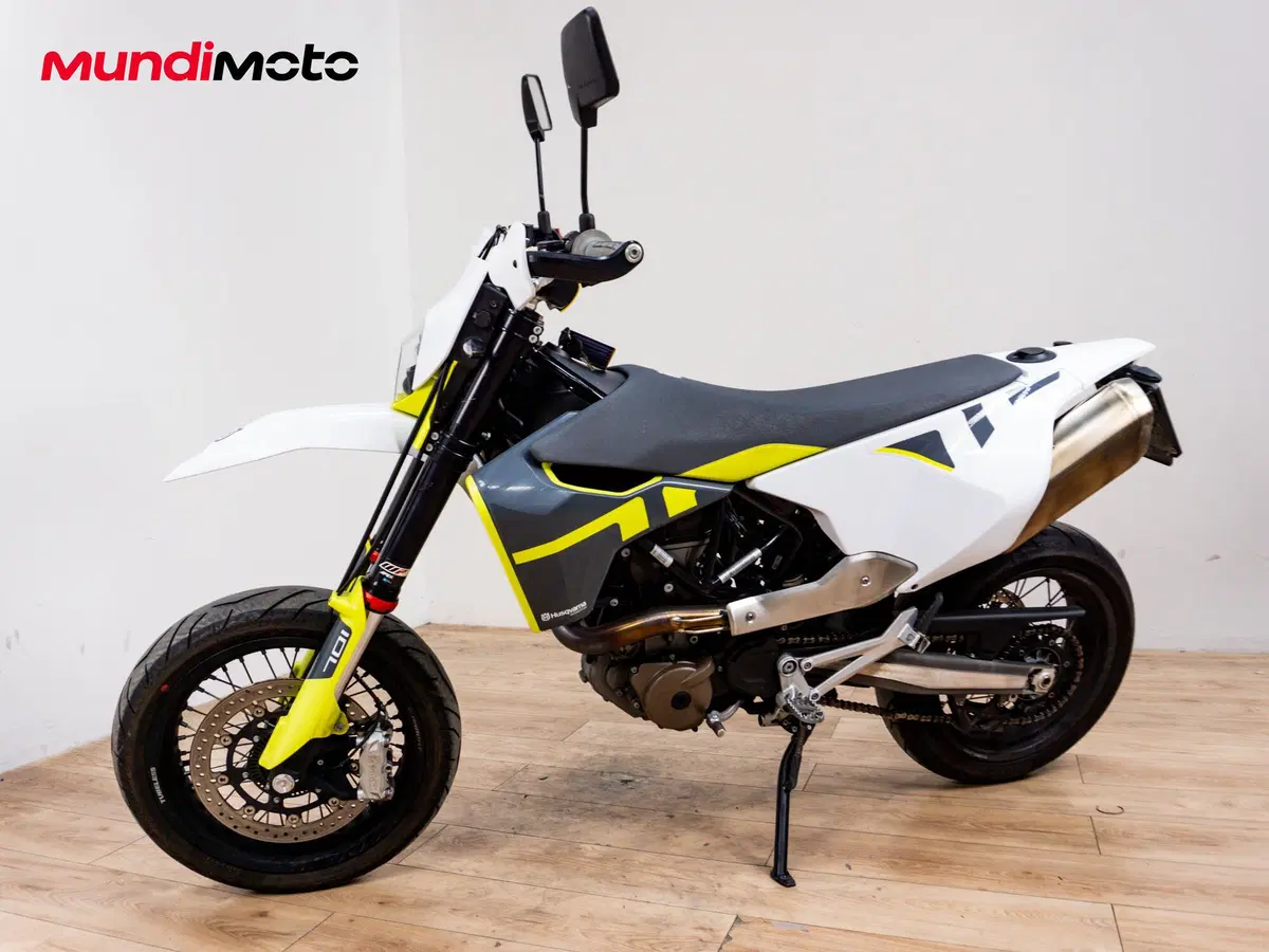 Husqvarna 701 Supermoto (2016) (8)