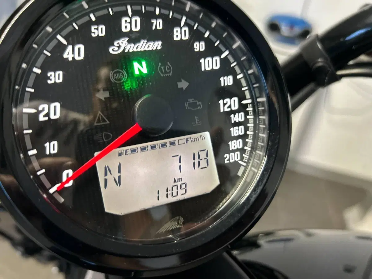 Indian Scout 1250 Bobber (2025 - 26) (5)