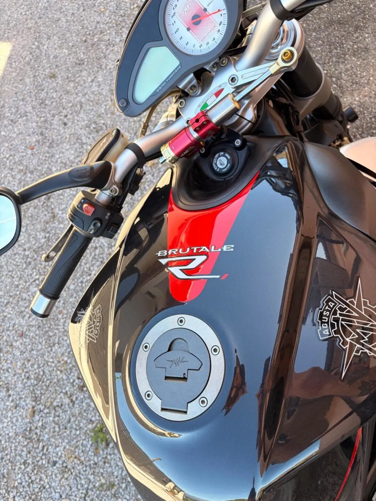 MV Agusta Brutale 910 R (2006 - 11) (4)