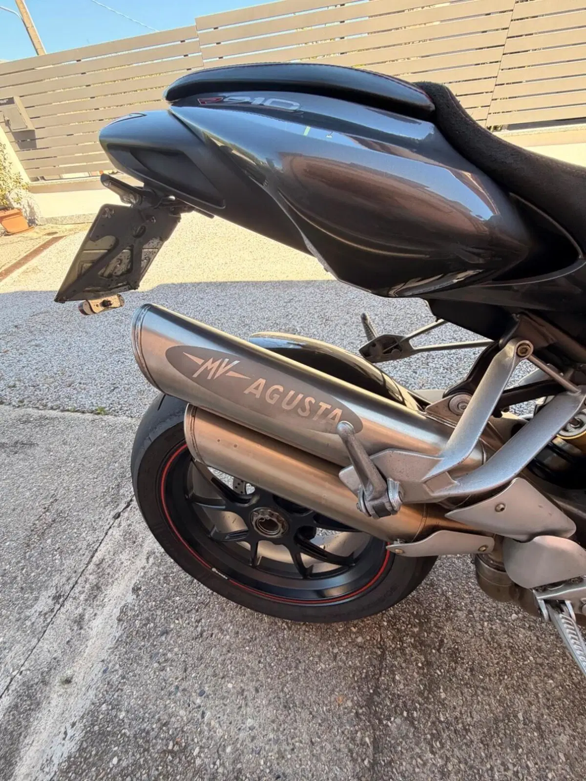 MV Agusta Brutale 910 R (2006 - 11) (6)