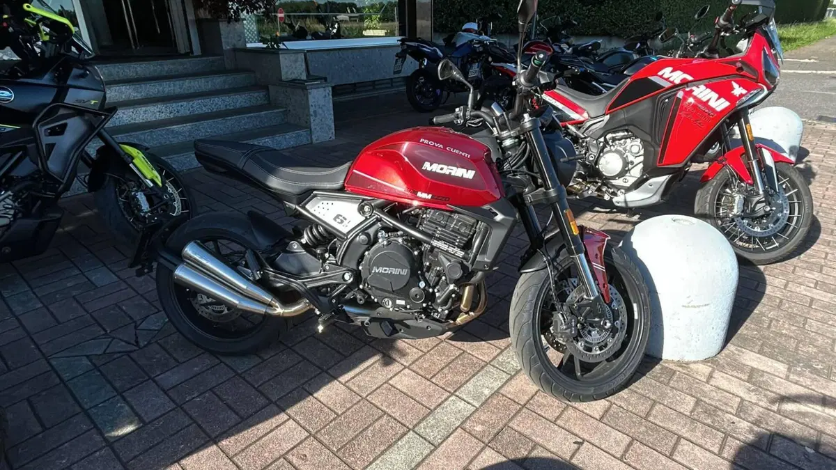 Moto Morini SEIEMMEZZO STR (2022 - 26) (2)