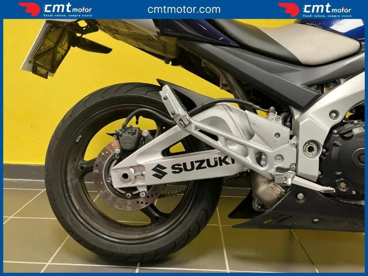 Suzuki GSR 600 (2006 - 11) (6)