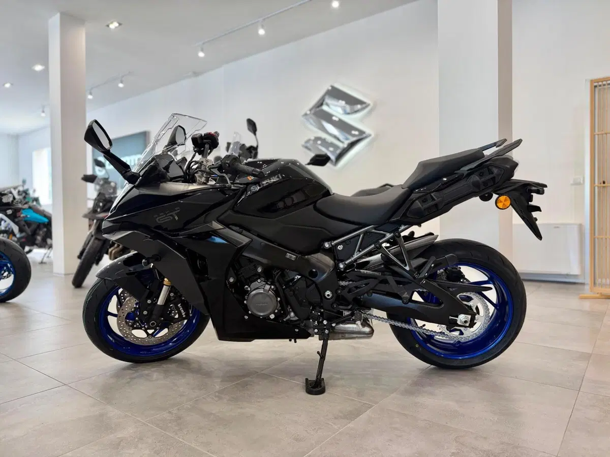 Suzuki GSX-S1000GT (2025 - 26) (3)