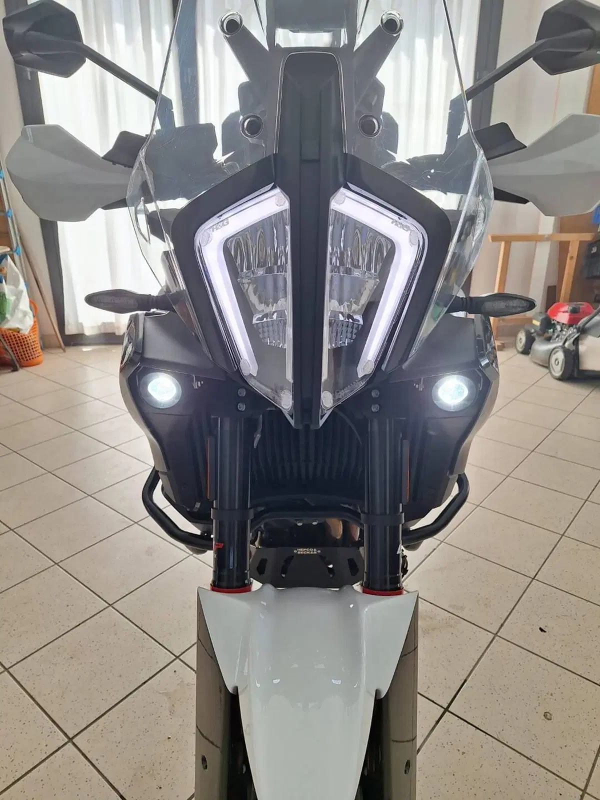 KTM 890 SMT (2023 - 25) (9)