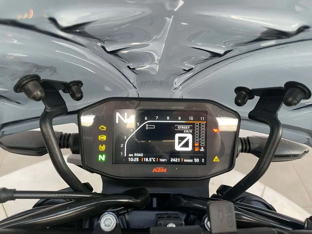 KTM 890 Duke (2021 - 23) (5)