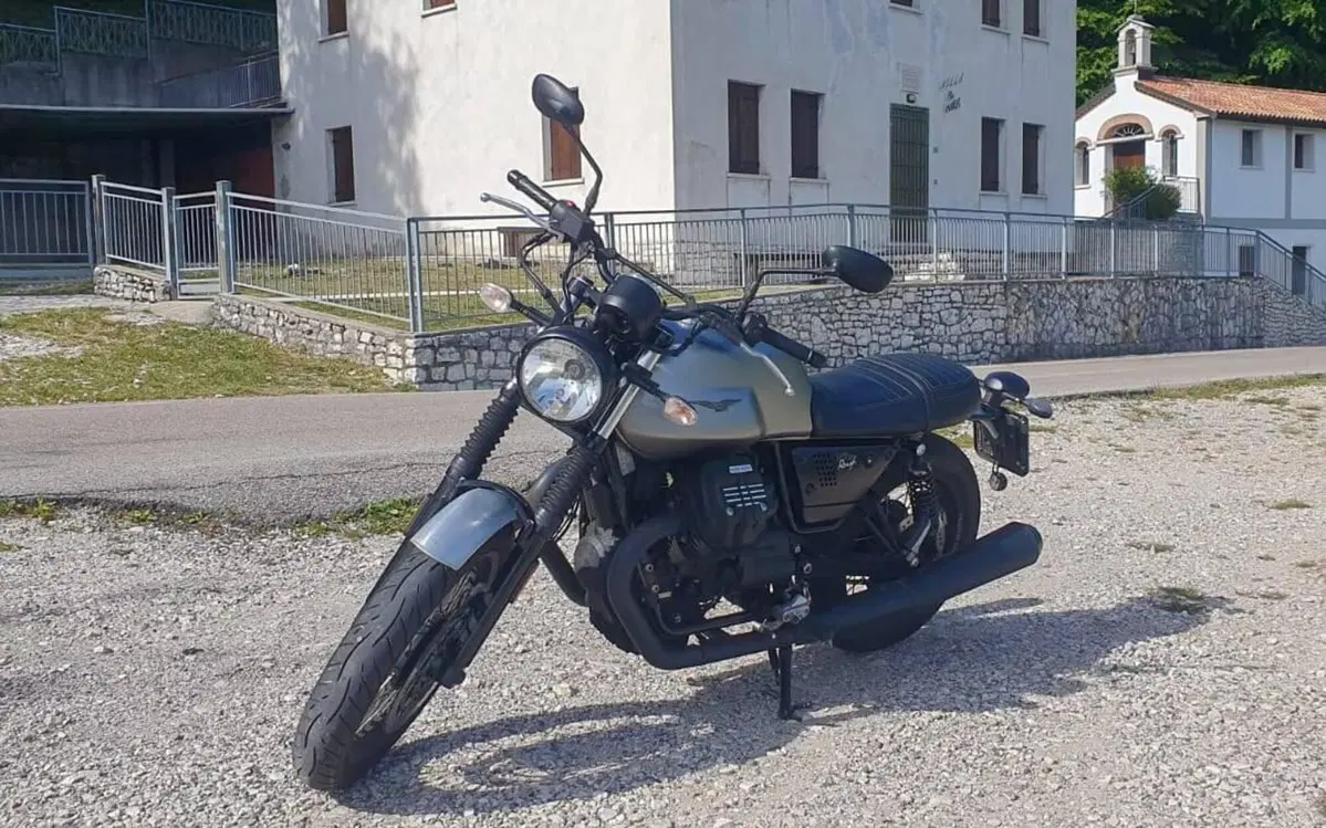 Moto Guzzi V7 III Rough (2018 - 20) (3)