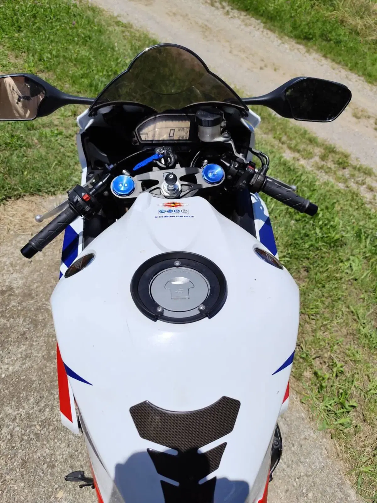 Honda CBR 1000 RR Fireblade (2012 - 16) (2)