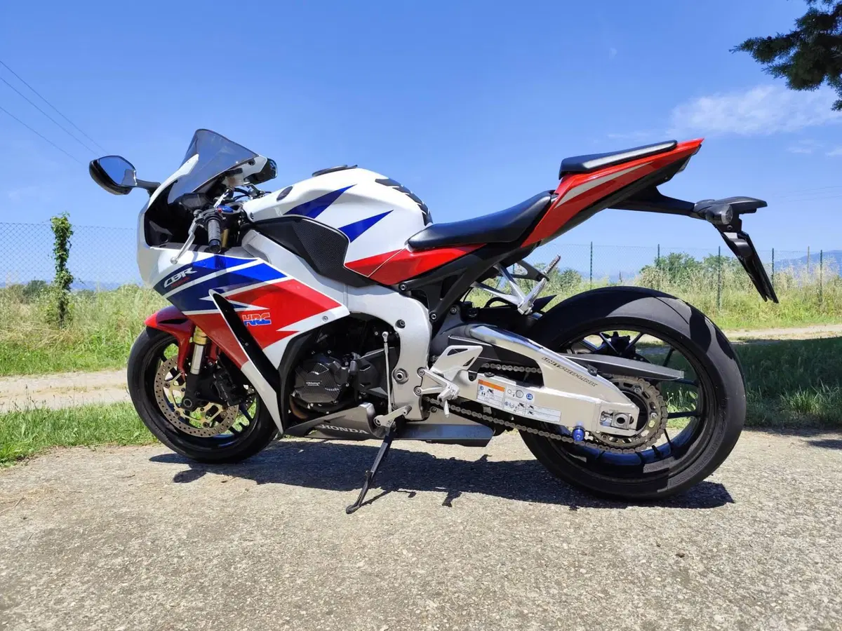 Honda CBR 1000 RR Fireblade (2012 - 16) (3)