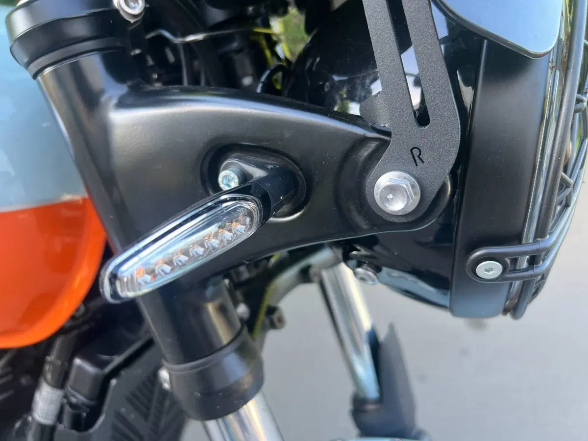 Triumph Bonneville T100 (2021 - 25) (10)