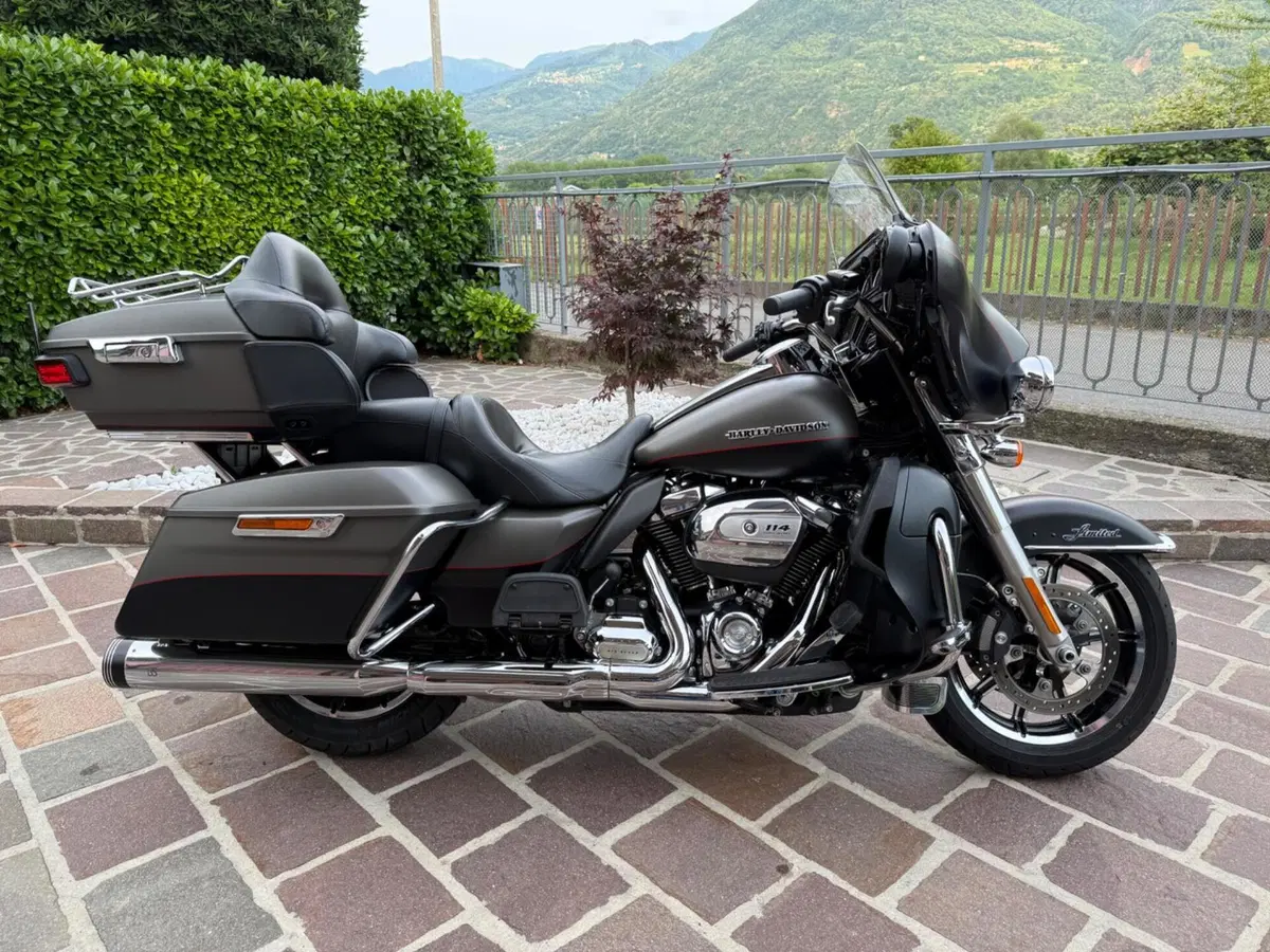 Harley-Davidson 114 Electra Glide Ultra Limited (2019) - FLHTK (2)