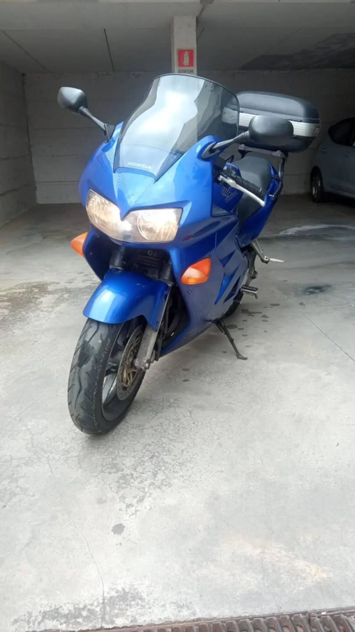 Honda VFR 800 (1998 - 01) (5)